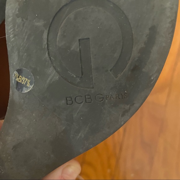 BCBG Paris Wedge Brown and Black Platform Wedges. - Picture 7 of 9